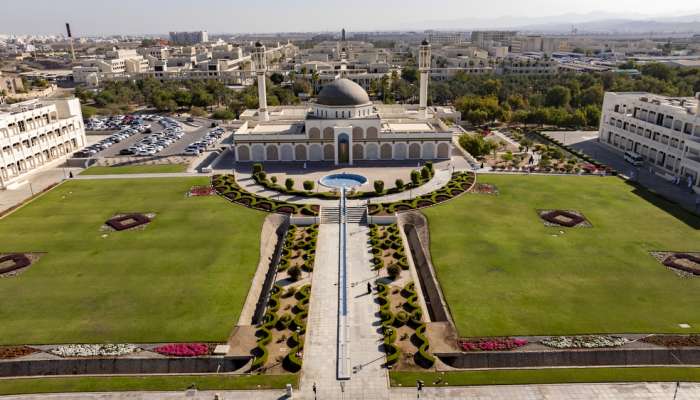 جامعة السلطان قابوس تقفز 28 مركزاً في تصنيف QS العالمي للجامعات 2027