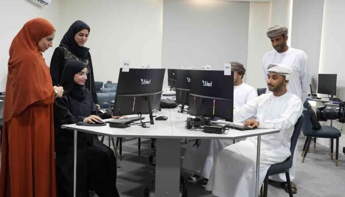 طلاب عمانيون يستعدون للمنافسة العالمية في التصميم الرقمي